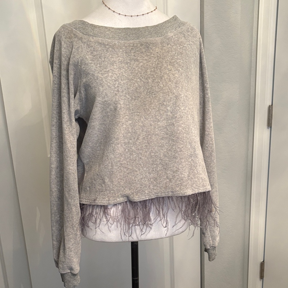 Chic Feather-Trimmed Gray Sweatshirt